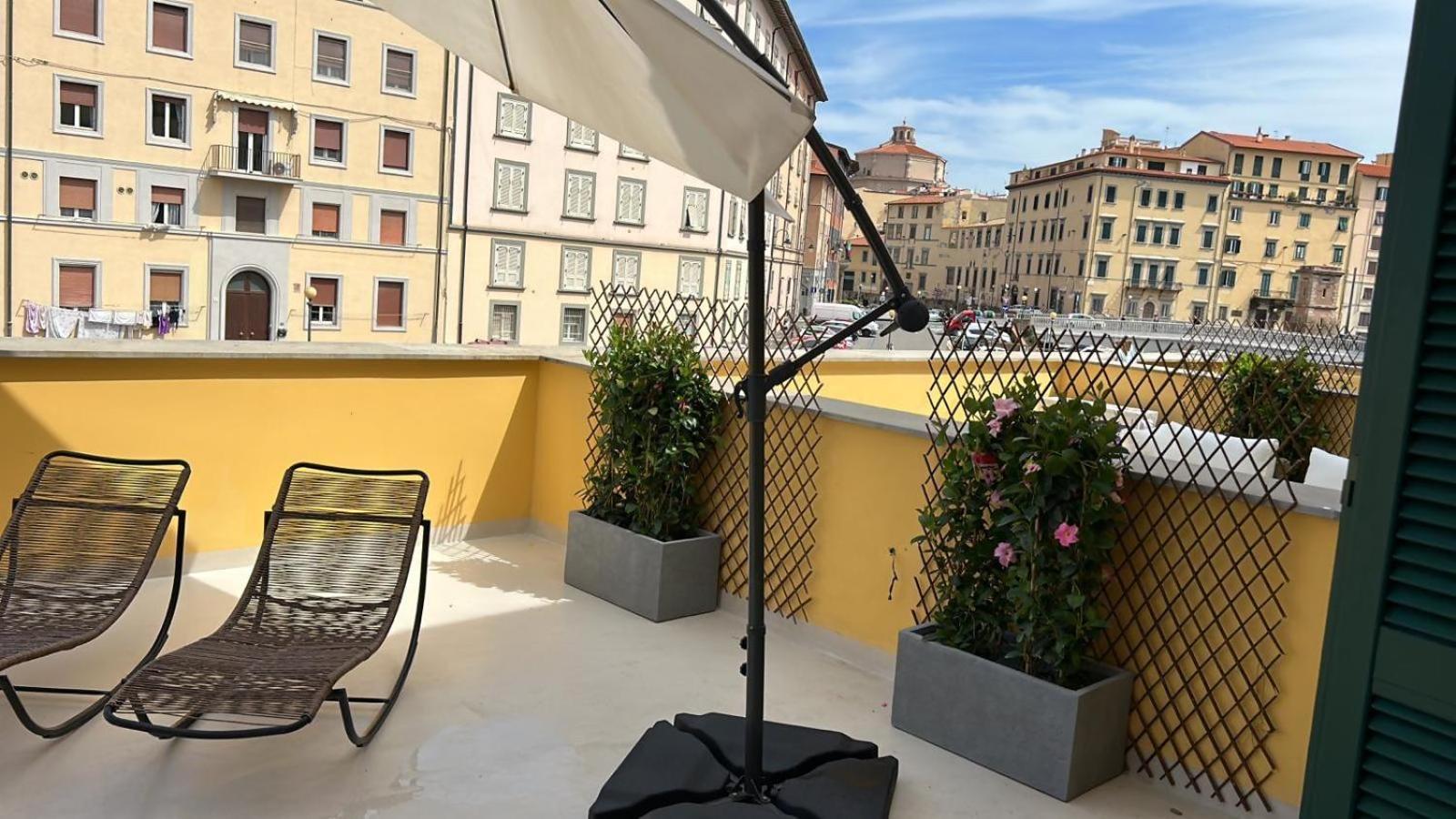 Apartment Waterfront Balcony I Grani 1 Style Livorno
